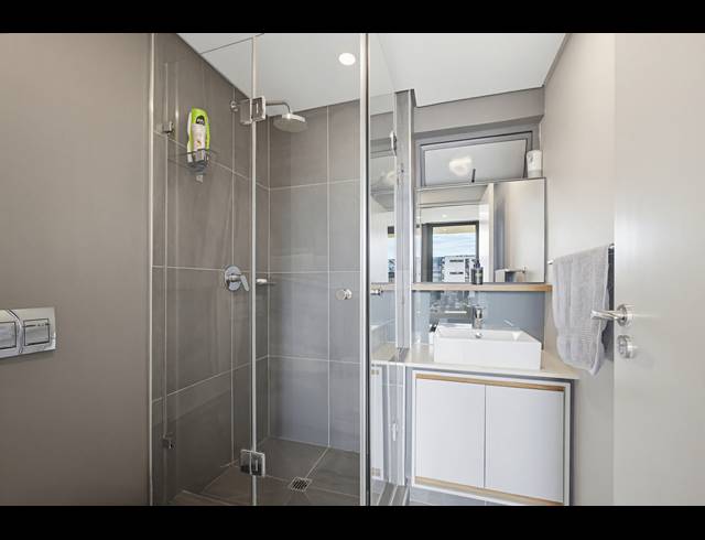 2 BEDROOM APARTMENT FOR SALE IN UMHLANGA CENTRAL